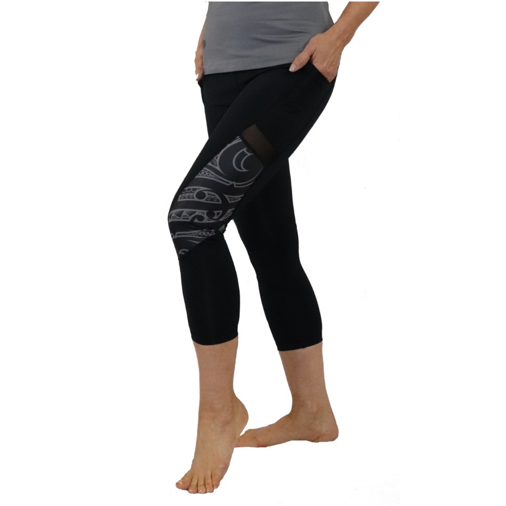 Samoan and Maori Fusion Tattoo Crop Yoga Pants